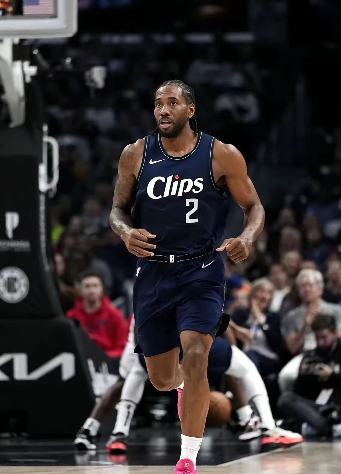 他的跑位太聪明了（他的无球跑动充满智慧）