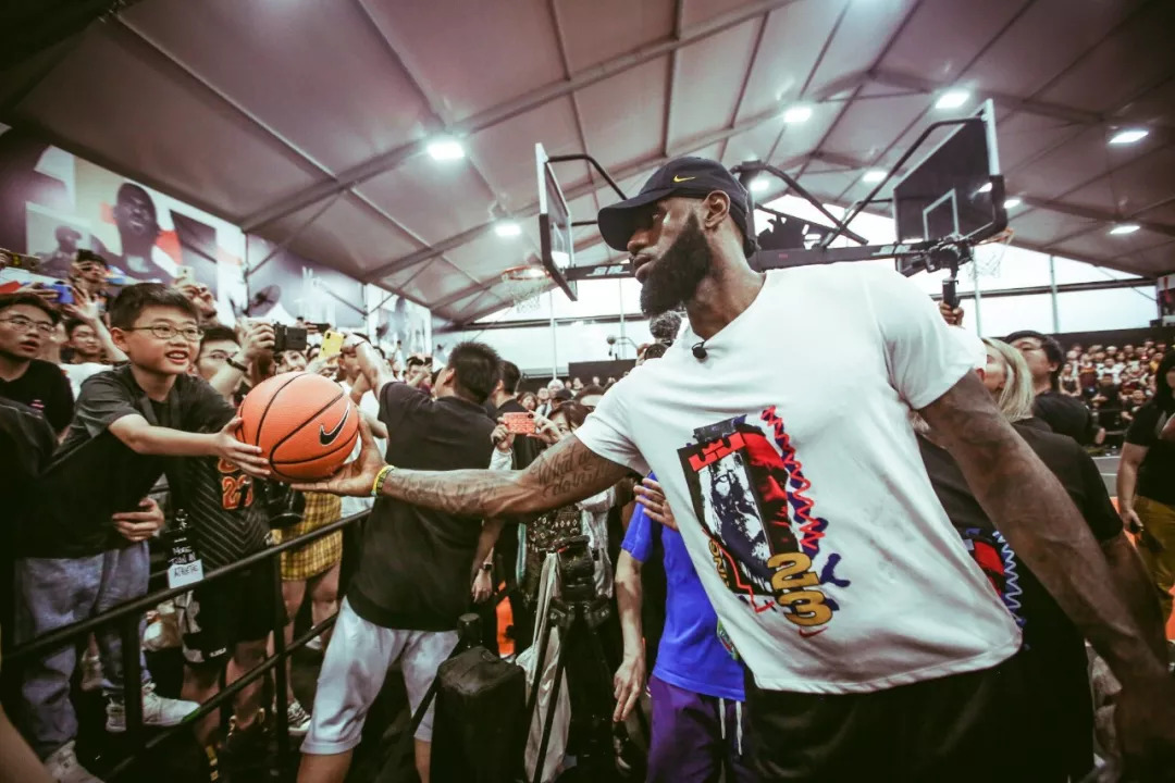 媒体人：23岁华裔中场瑞安-蒂格即将加盟上海海港（消息称23岁华裔中场瑞安·蒂格接近签约上海海港）