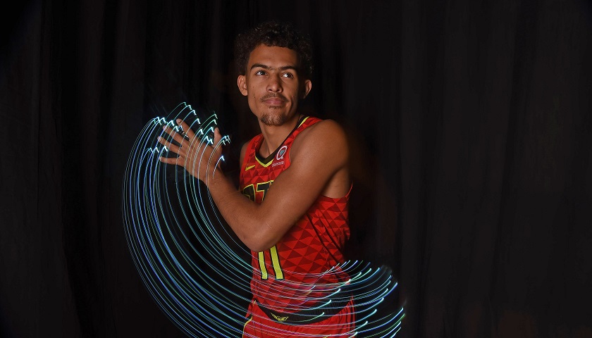 找回状态！爱德华兹半场10中7轰21分（手感回暖！爱德华兹半场10投7中砍下21分）