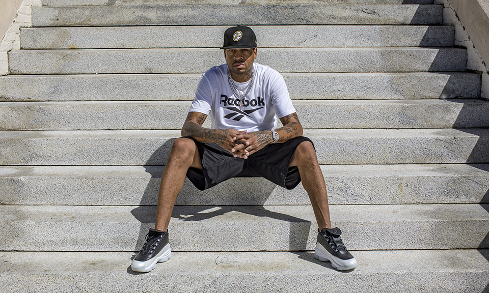 连续3场未首发，萨拉赫赛后发表激烈言论称被当成替罪羊，英媒曝利物浦选择支持斯洛特（三连场未首发，萨拉赫赛后怒言遭当替罪羊，英媒称利物浦力挺斯洛特）