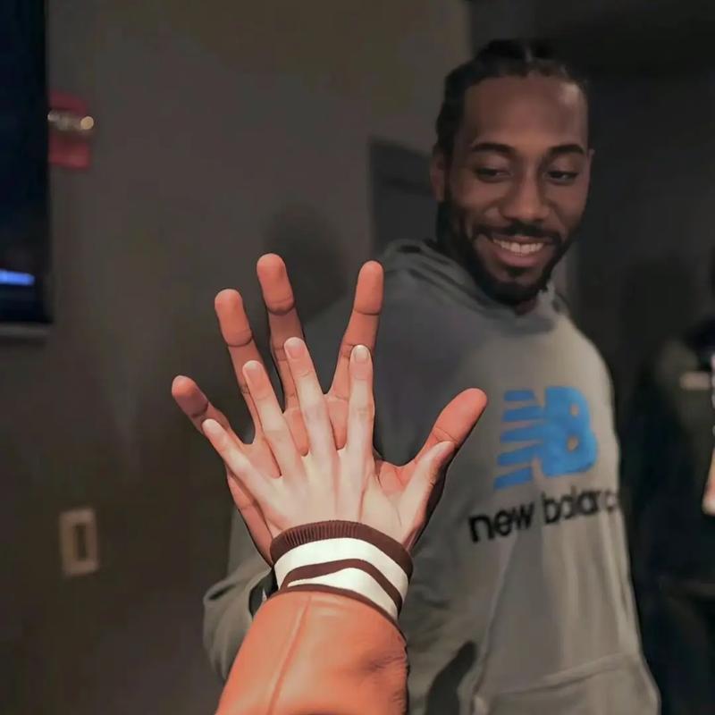 英媒：拜仁、尤文和巴黎有意免签科纳特，球员对各种选择持开放态度（英媒：拜仁、尤文、巴黎拟自由身引进科纳特，球员态度开放）