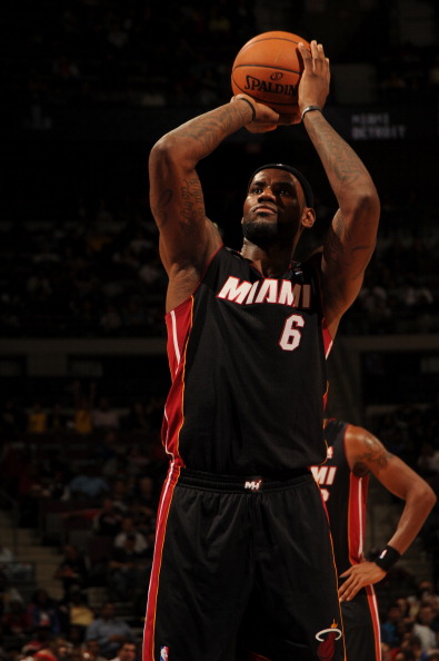 每体：吕迪格疑似受伤，皇马下轮仅剩阿森西奥一名后卫可用（每体：吕迪格恐伤缺，皇马下轮可用后卫只剩阿森西奥）