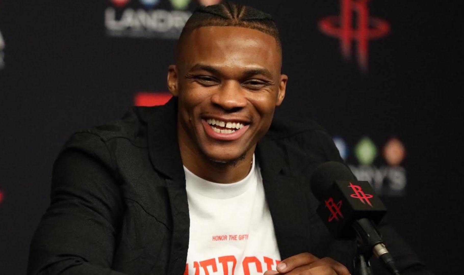 英超战报：维卡里奥送礼，库杜斯破门难救主，热刺1-2富勒姆（英超赛况：维卡里奥失误成祸端，库杜斯破门无力回天，热刺1-2不敌富勒姆）