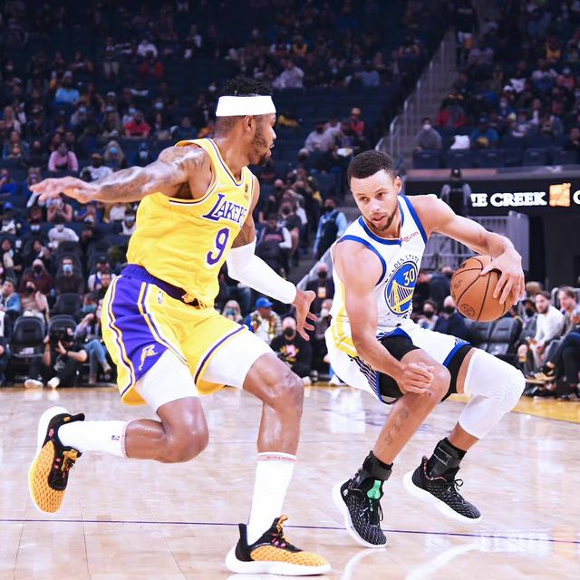 科瓦奇：首粒进球非常关键，随后的点球和红牌也起到了作用（科瓦奇：首球定基调，点球与红牌改变战局）