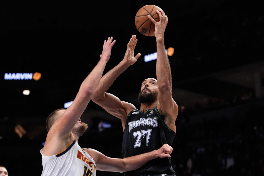 荷媒：阿贾克斯总监和滕哈格进行了长时间交谈，希望他二进宫（荷媒：阿贾克斯总监与滕哈格深度交流，期待其回归二度执教）