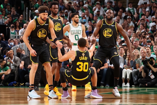 多特客战汉堡：吉拉西领衔，丘库埃梅卡、埃姆雷-詹出战（多特做客汉堡：吉拉西领衔，丘库埃梅卡与埃姆雷-詹出战）