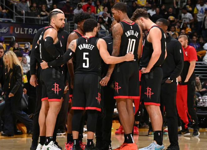 攻守两端都拉满（攻防全线拉满）